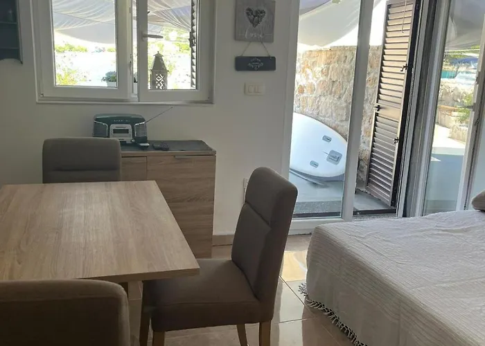 Kucica Uz More Murter foto