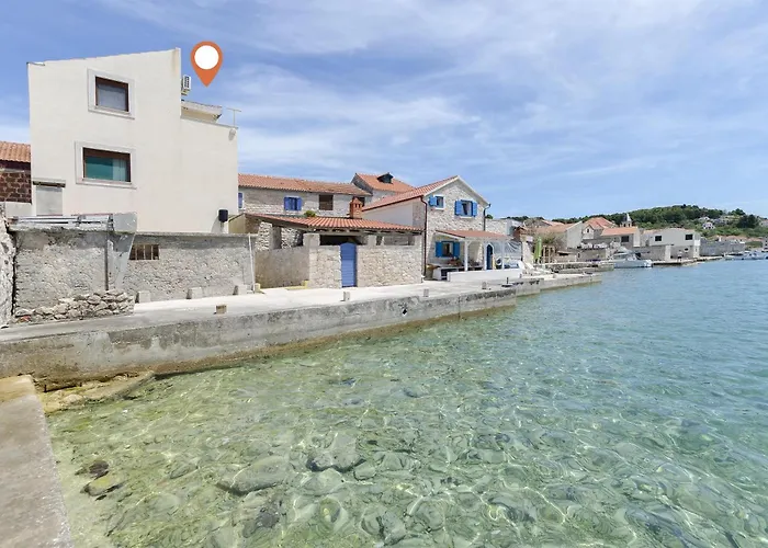 Apartment Mirni By The Sea Prvić Luka fotoğrafı
